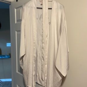 Kimono robe
